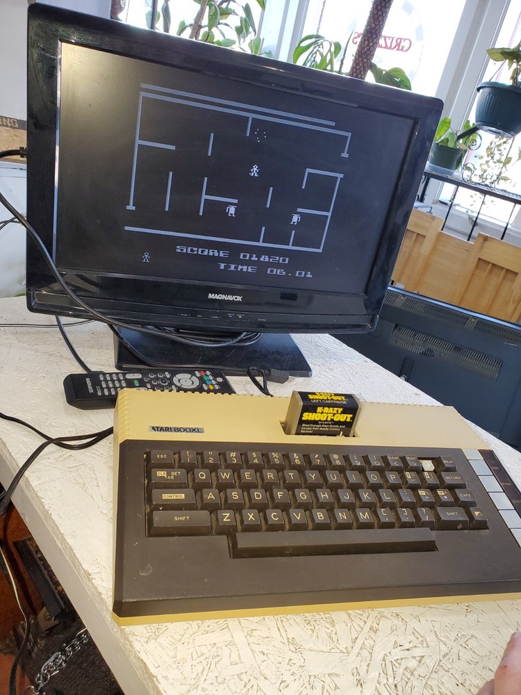Atari 800XL Tested/Working View Pics
