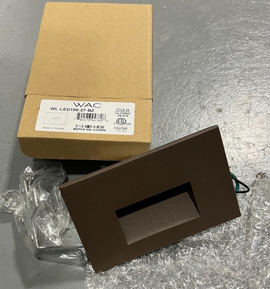 WAC WL-LED100-27-BZ LED Horizontal Step light