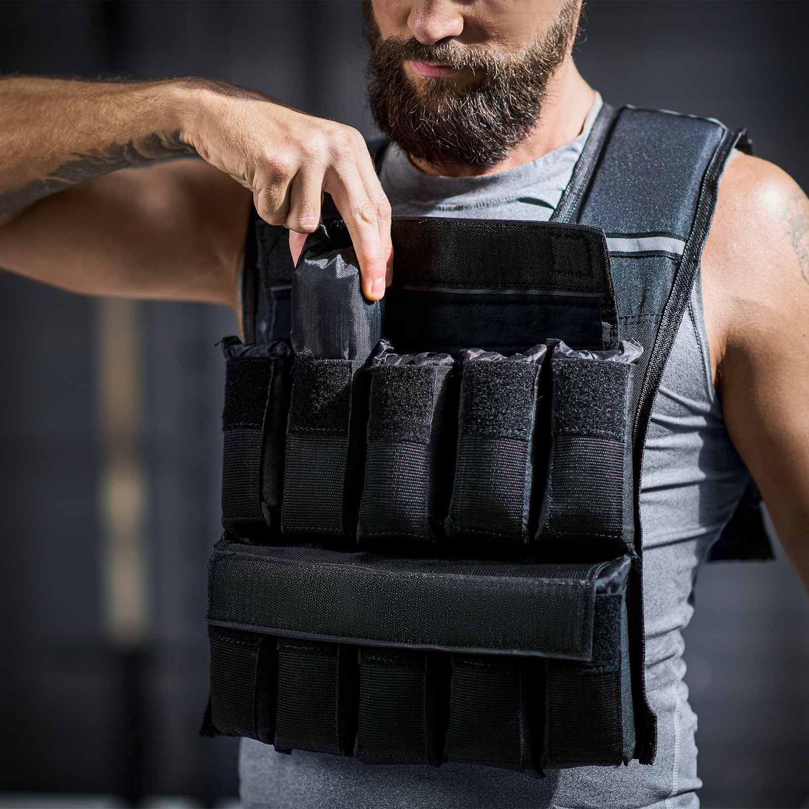ZELUS 30LB Adjustable Weight Vest  Weighted Vest for Running Home Gym Workout