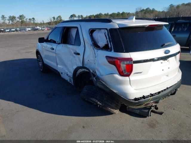 EXPLORER 2017 Glove Box 5011969