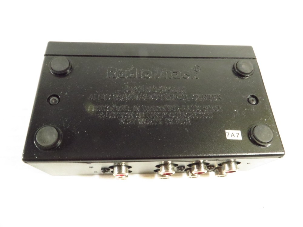 Radio Shack 42-2112 Stereo Audio Source Selector 3 Inputs