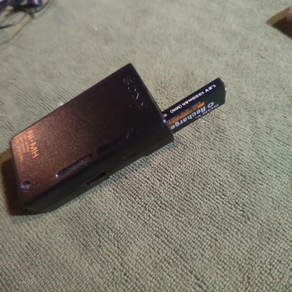 Sony MZ-E810SP MD WALKMAN MiniDisc player