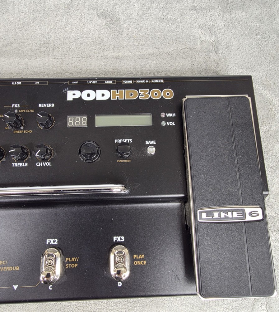Line 6 POD HD300 Guitar Multi-Effects Processor w/ Expression Pedal Tested