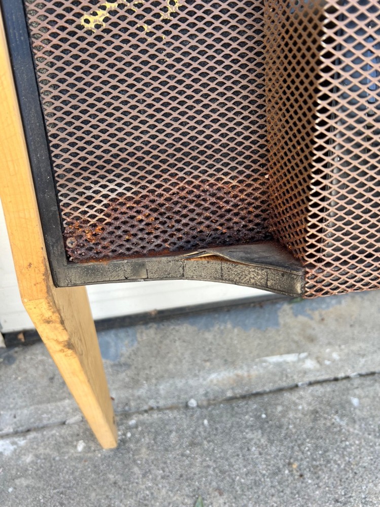 THE QUAD ELECTROSTATIC SPEAKERS