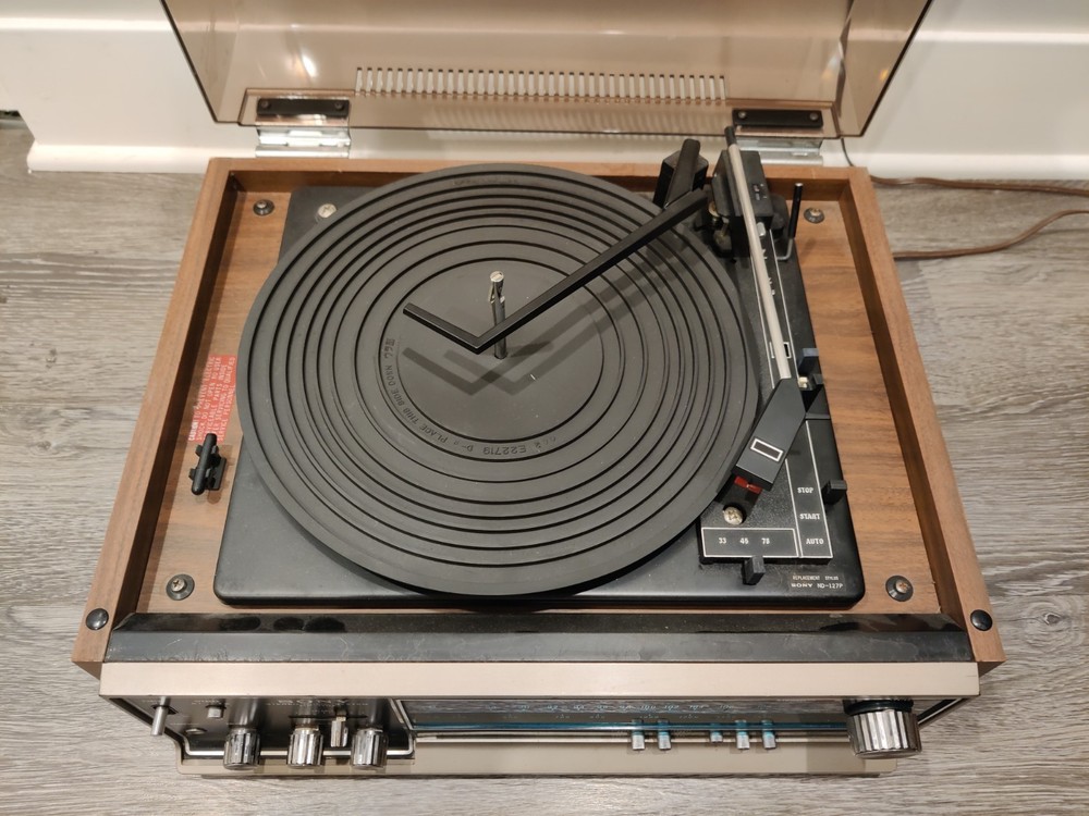 VINTAGE Sony HP -170A AM/FM Solid-State W/ Turntable