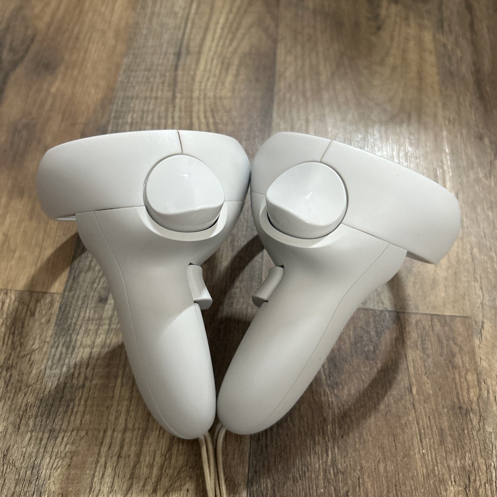 Meta Oculus Quest 2 Controllers Pair - Good Condition -