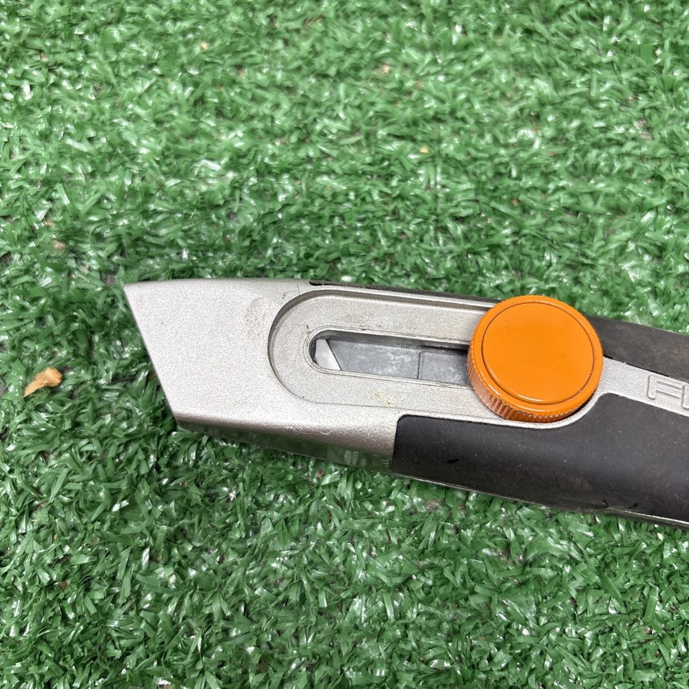 Fiskars Lockable Utility Knife