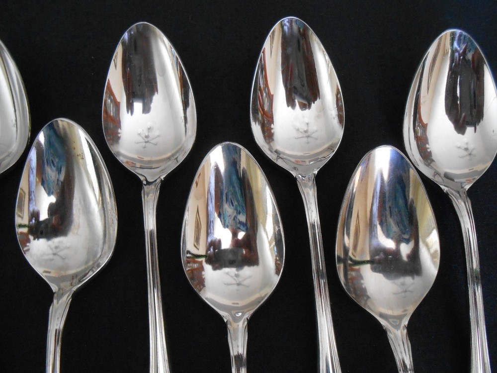 11 STAINLESS FLATWARE TEASPOONS 6 1/4" JAPAN UNKNOWN PATTERN LINE SCROLLS