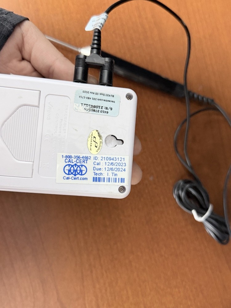 Traceable Digital Thermometer w/ Probe Cal-Cert Lab Temperature Meter Tested