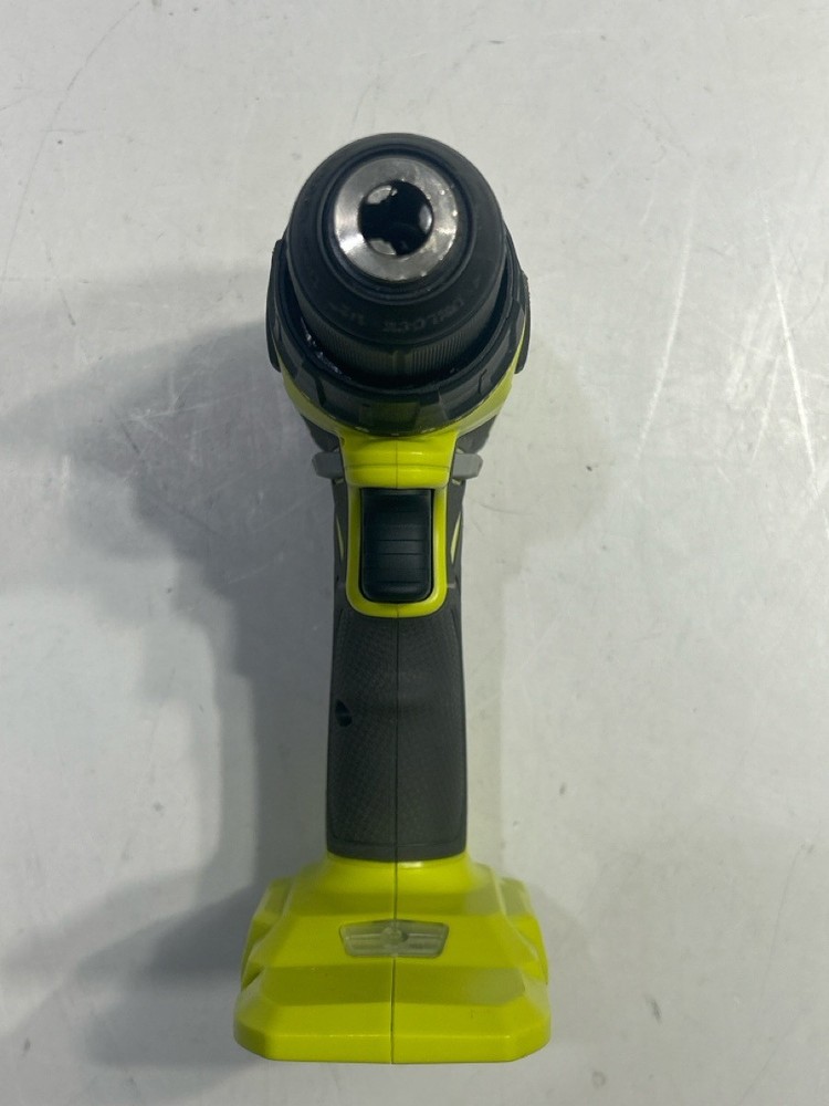 RYOBI MODEL PCL206 CORDLESS DRILL (P11025406)
