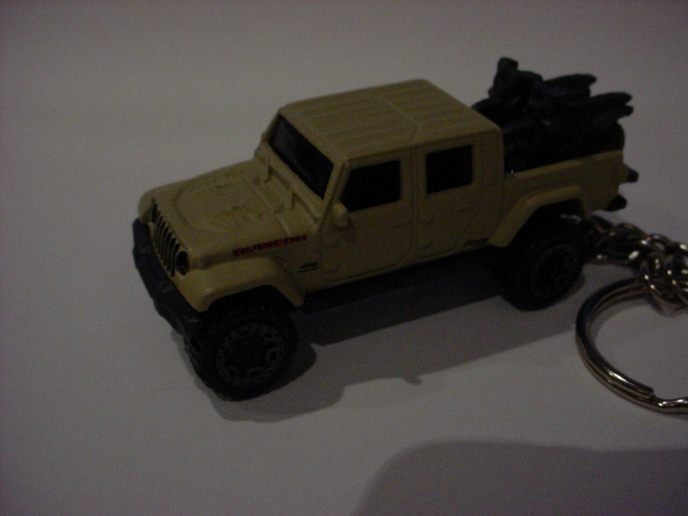 COMPATIBLE WITH TAN JEEP GLADIATOR RUBICON CUSTOM KEYCHAIN keyring key matchbox