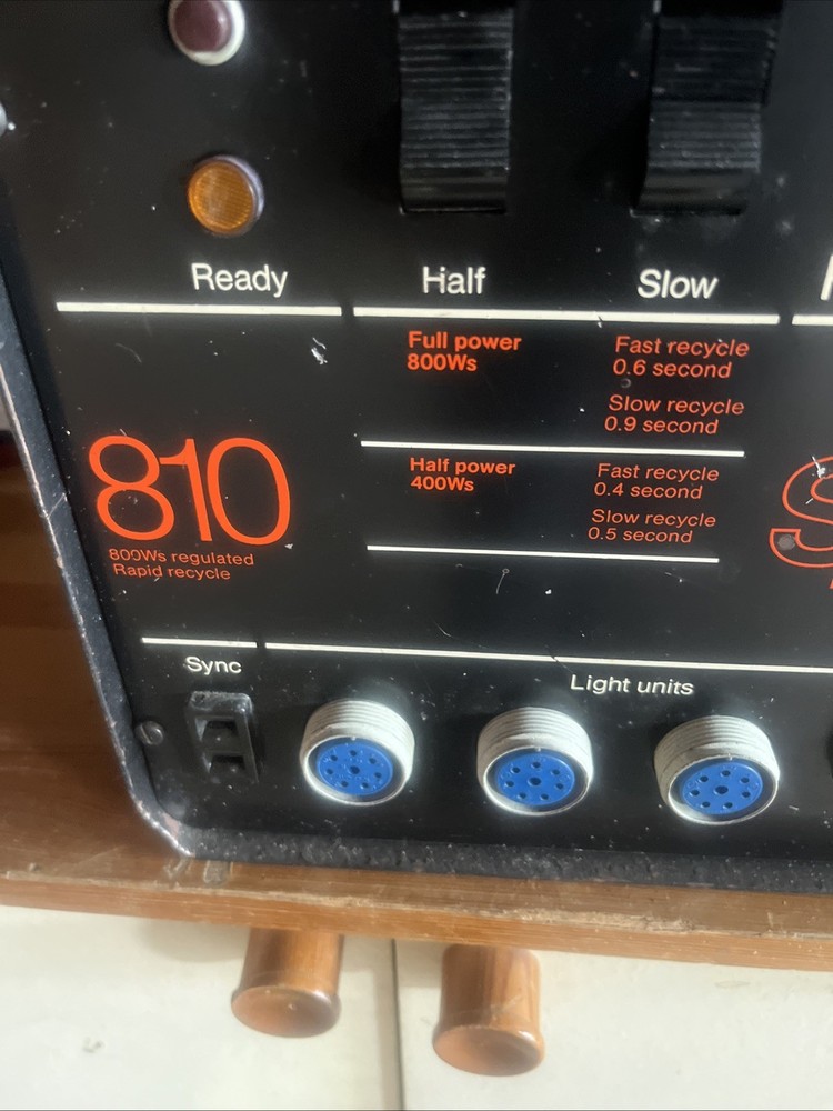 Speedotron 810 Flash Unit. Portable Great Shape