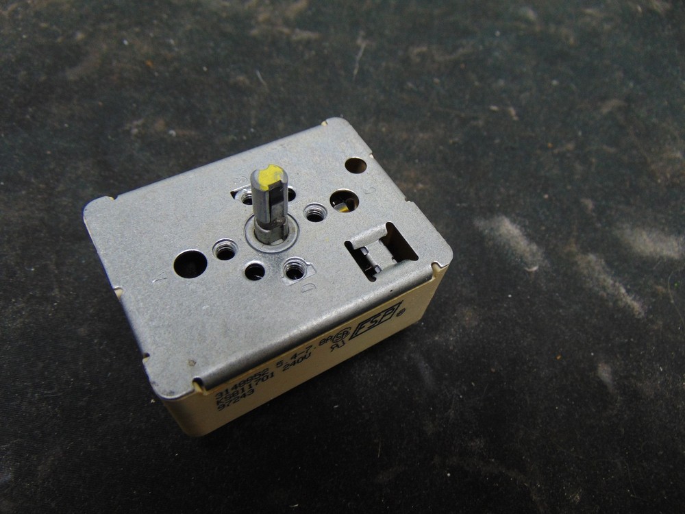 Whirlpool Range RF385PXEN Surface Element Control Switch 3148952