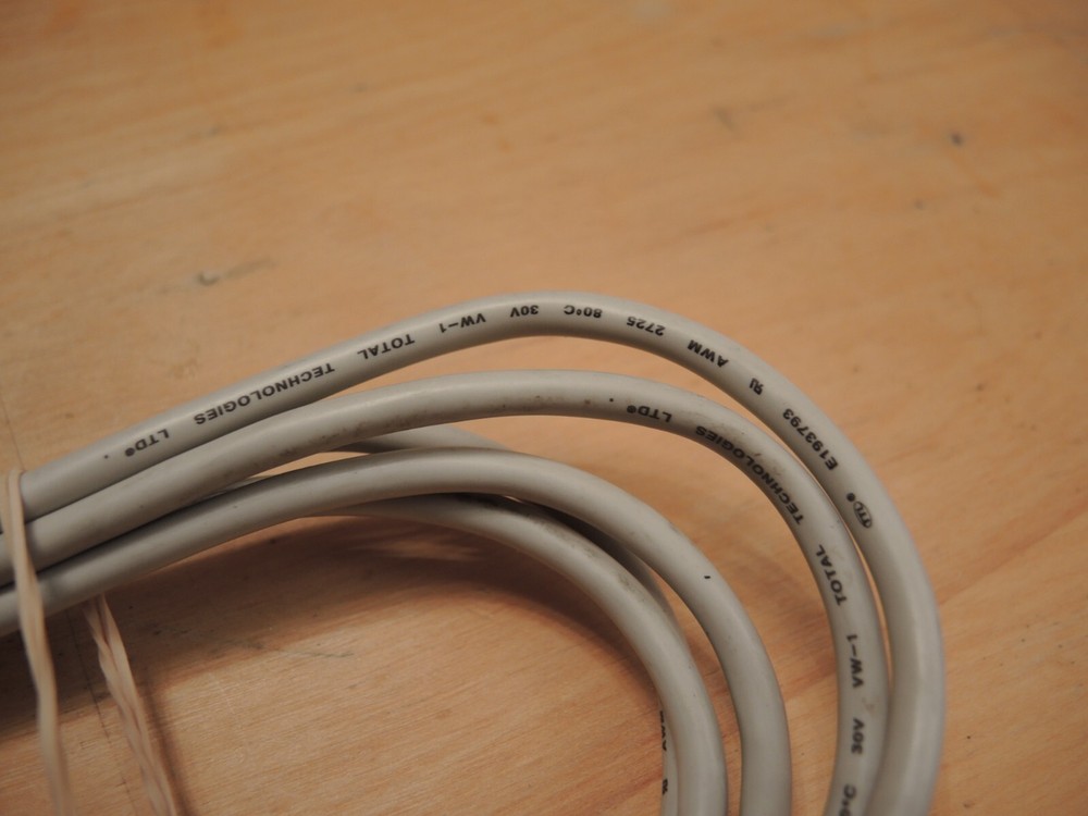 TOTAL TECHNOLOGIES E193793 AWM 2725 30V LOW VOLT VW-1 COMPUTER CABLE USB A - B