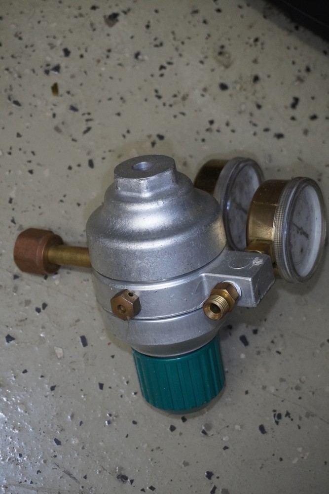 Air Products Specialty Gas Regulator E12-2-N515B