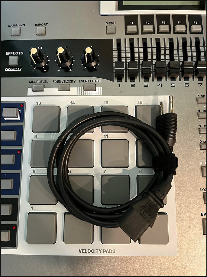 Roland MV-8000 Production Studio Sampler MIDI Sequencer Workstation