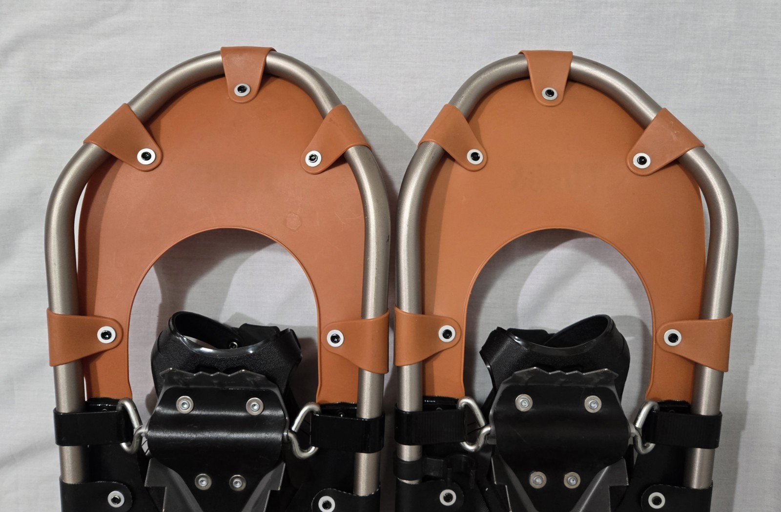 Tubbs Wayfinder Size 30 Snowshoes Black And Orange Excellent Condition