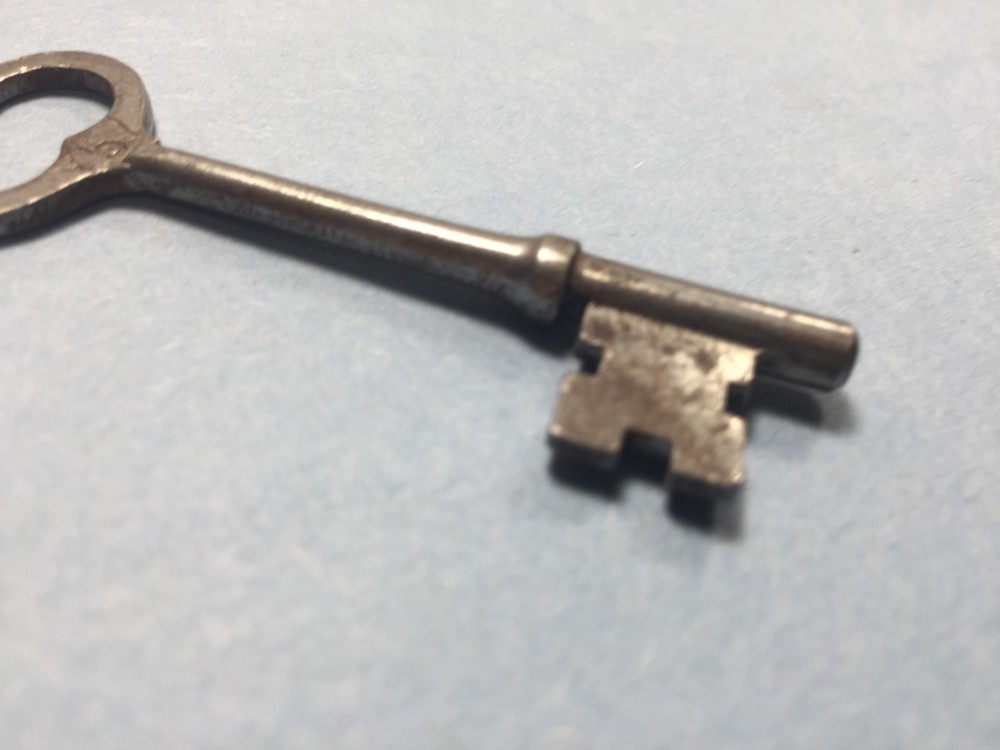Vintage Skeleton Key - (marked Y57)