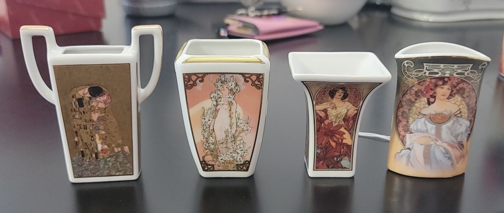 Goebel Mini Vases 4 W/ Two Mini Plates