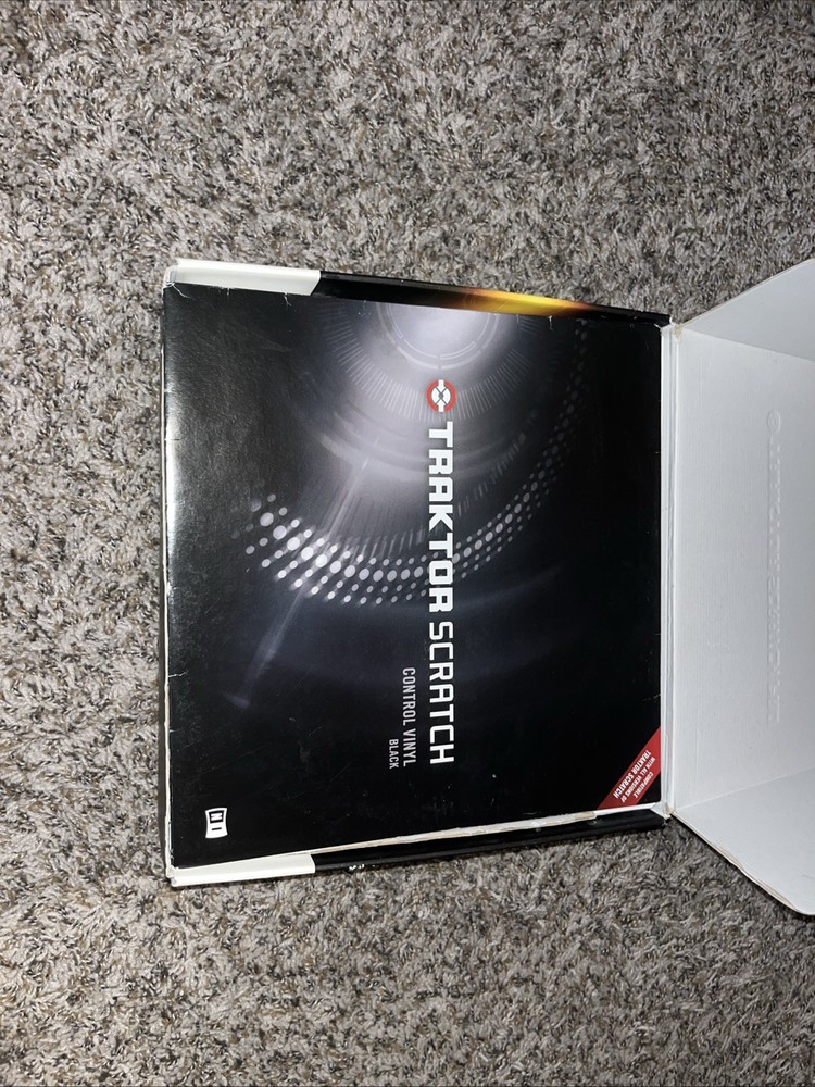 Native Instruments Traktor Scratch Pro DJ Performance Package Audio 8