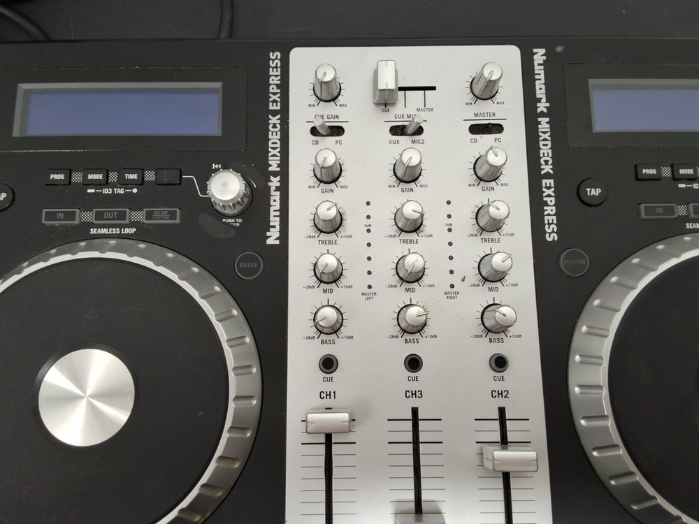 Numark Mixdeck Express - MARCH 2015- USED