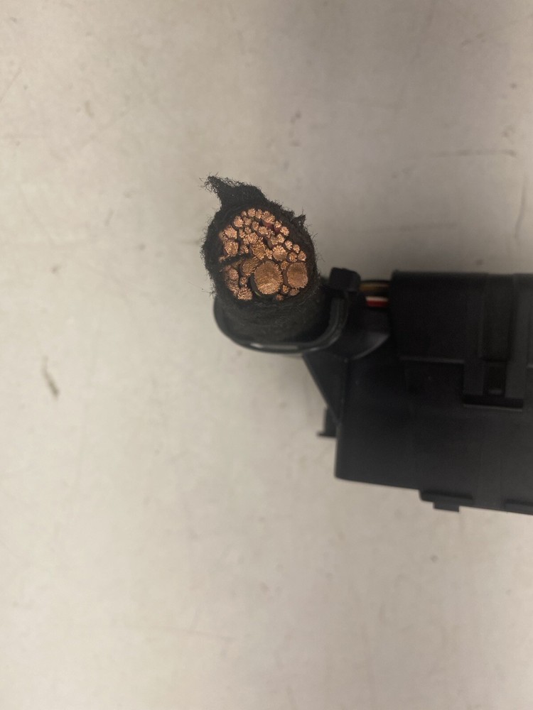 2004-2006 Audi A8L Fuse Box OEM.