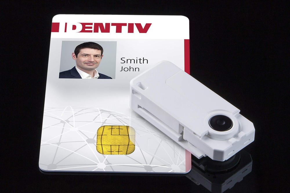 SCR3500 Smartfold Smart Card Reader