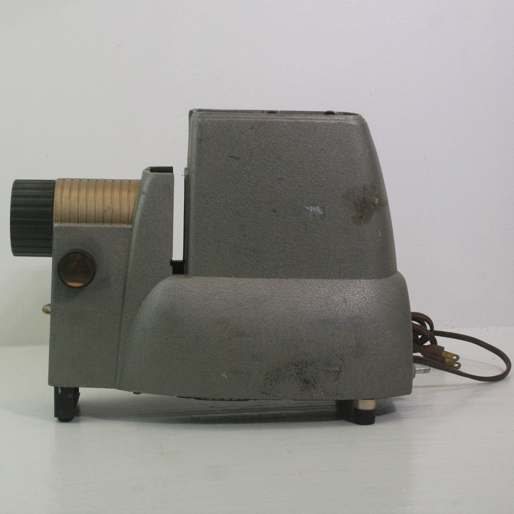 VINTAGE STREAMLINER 500 MODEL 150 SLIDE PROJECTOR AS IS