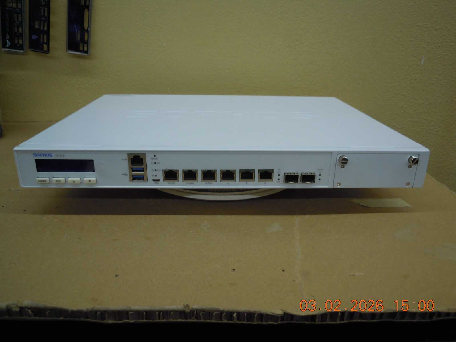 Sophos XG 210 rev. 3 Firewall Security Appliance 6 x GE + 2 x SFP Ports * Reset