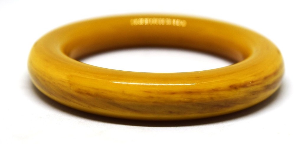 Beautiful Vintage Bakelite Bangle/Bracelet