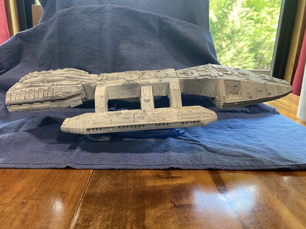 MONOGRAM 1978 MODEL KIT BATTLESTAR GALACTICA OR PEGASUS