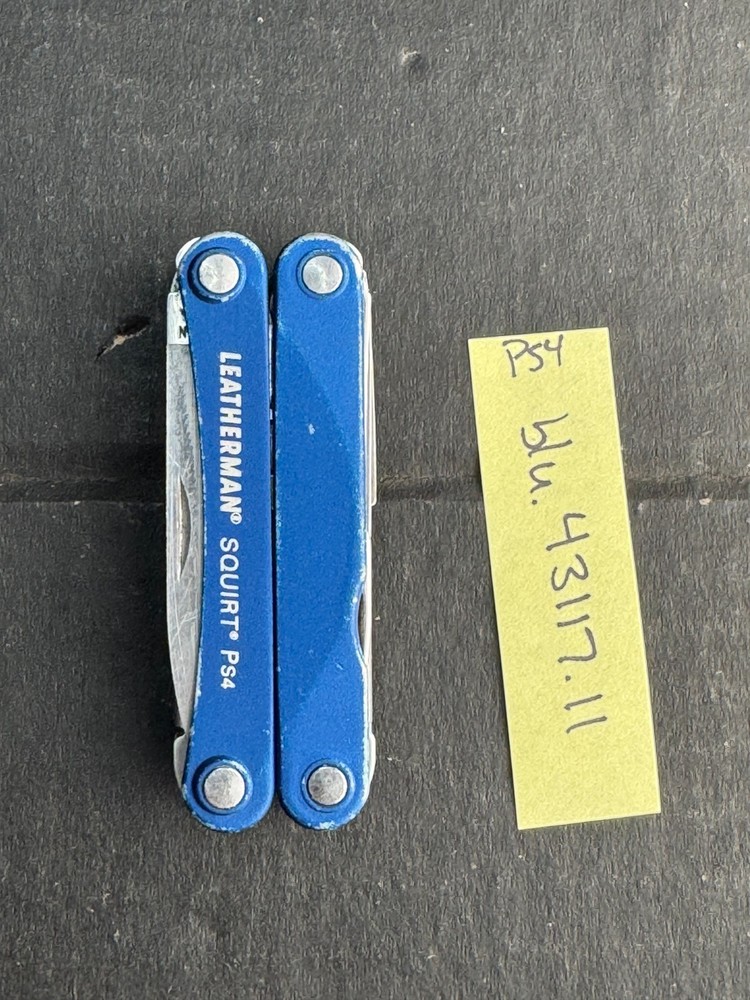 Leatherman Squirt PS4 Multi Tool, Knife, Pliers - Blue