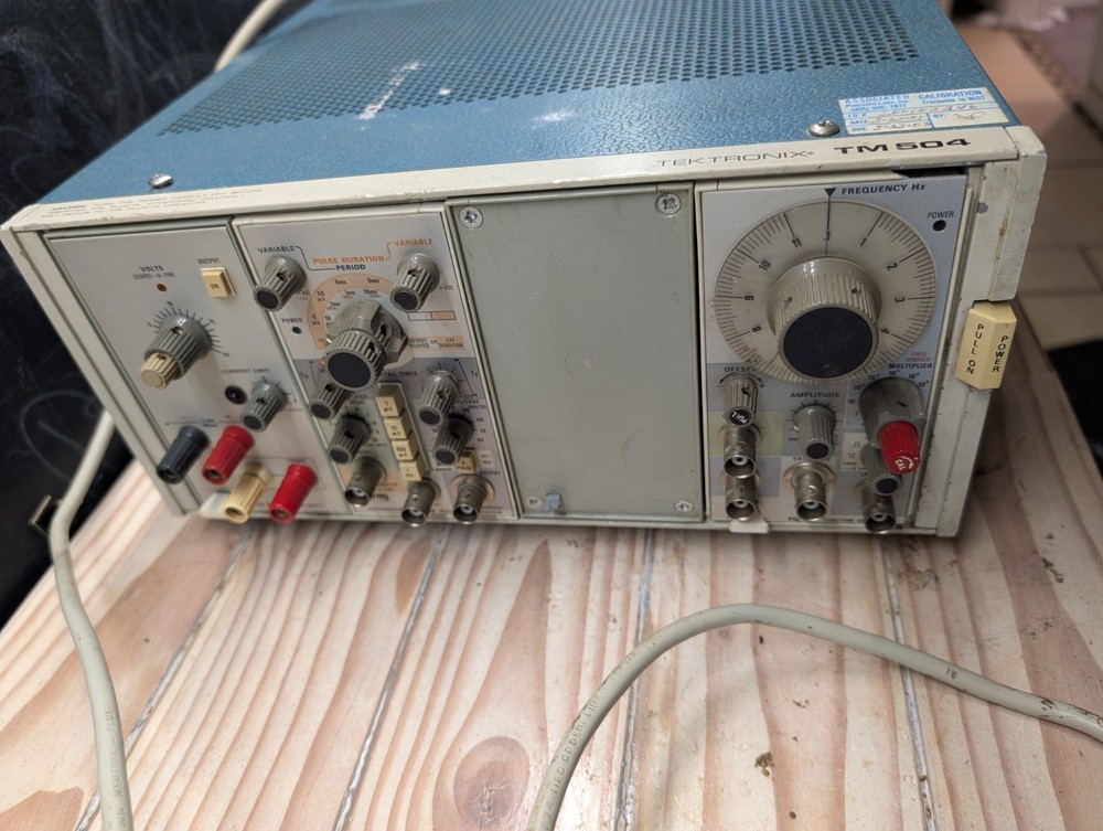 Tektronix TM-504 w/ PS501 PG505 FG502 Modules Powers On