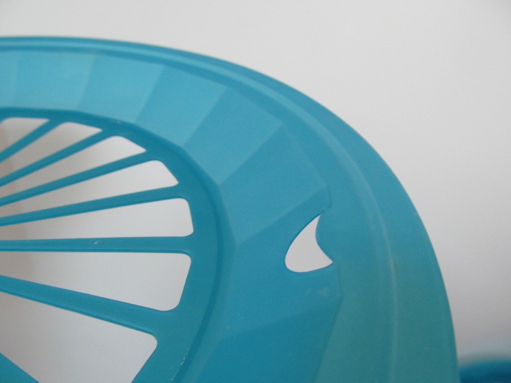 8 Plastic Paper Plate Holders Blue Tray Picnic Camping Lunch Dinner Stackable D