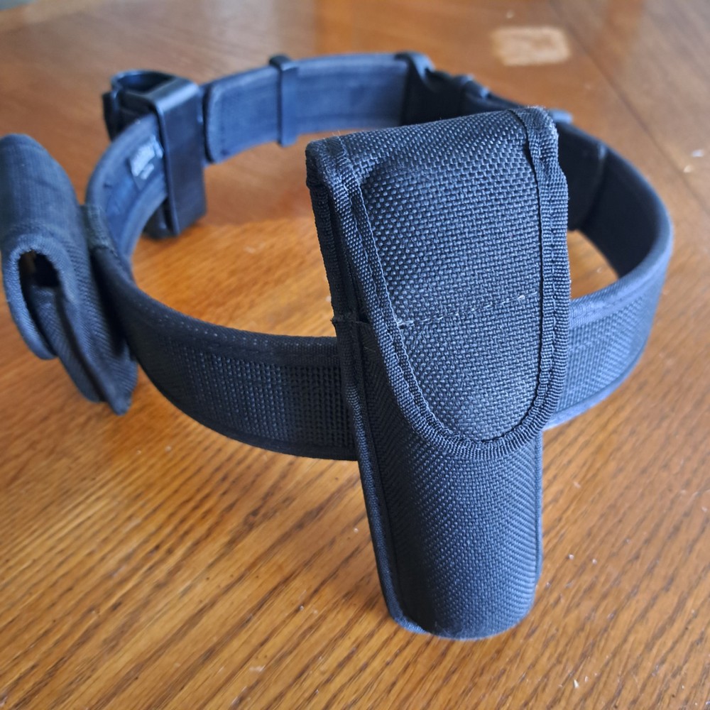 Uncle Mike's Law Enforcement Belt With 2 Cases Size Medium
