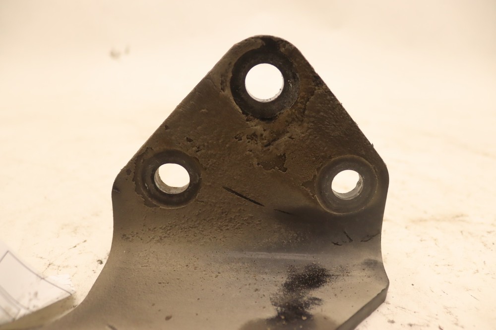 2018-2023 PETERBILT 579 FRONT LEFT DRIVER SIDE BRACKET ENGINE SUPPORT MOUNT OEM