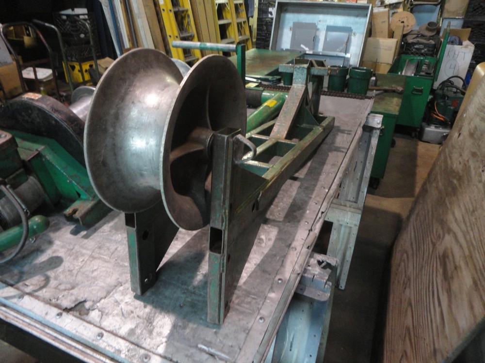 GREENLEE "SUPER" Tugger Cable Puller with all Hardware and Storage Box