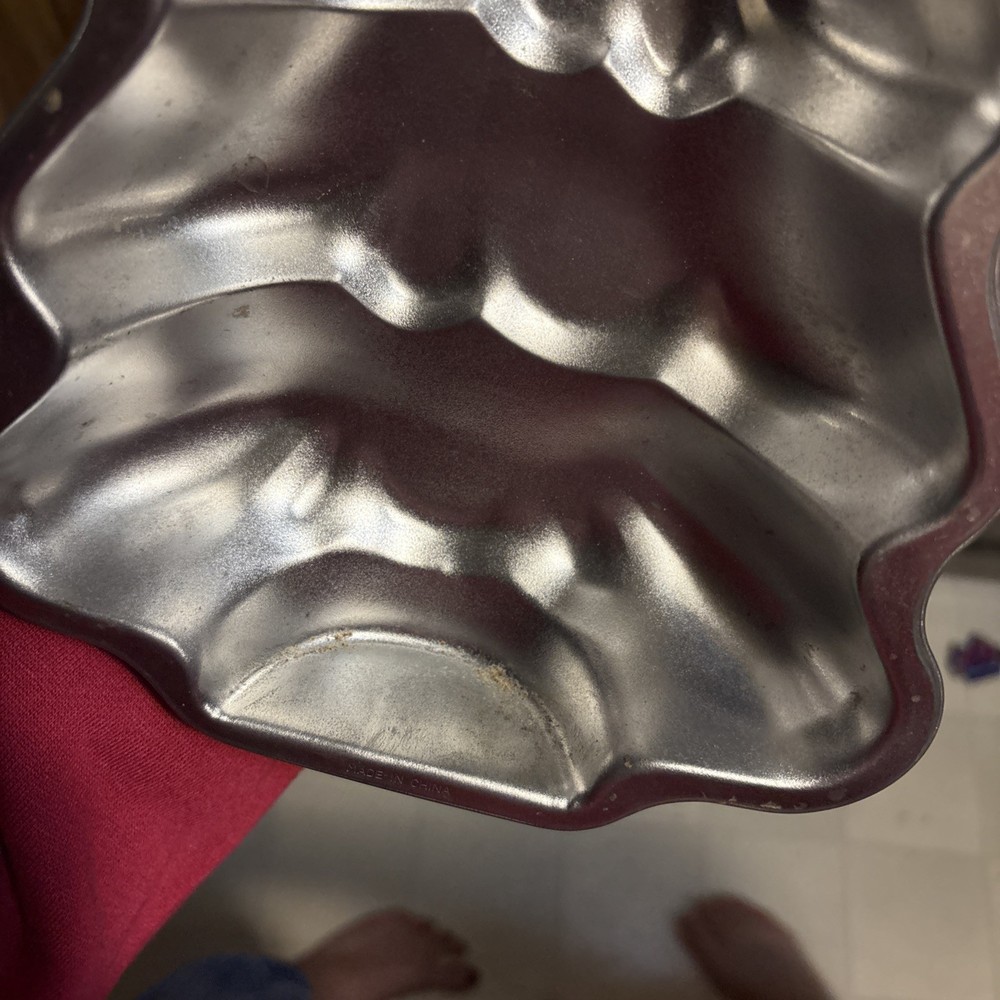 Vintage 10” Aluminum Tree Cake Mold