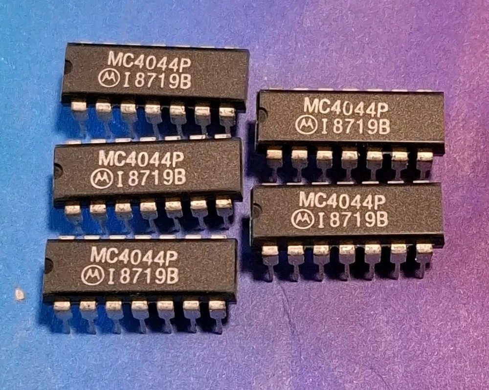 5pcs MC4044P MOTOROLA PHASE/FREQUENCY DETECTOR 14pin DIP