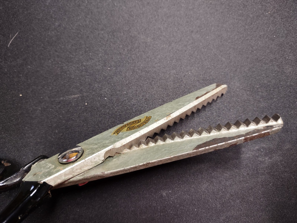 Vintage Precision Sandkaulen Pinking Shears Zig Zag Scissors Germany 9.5"