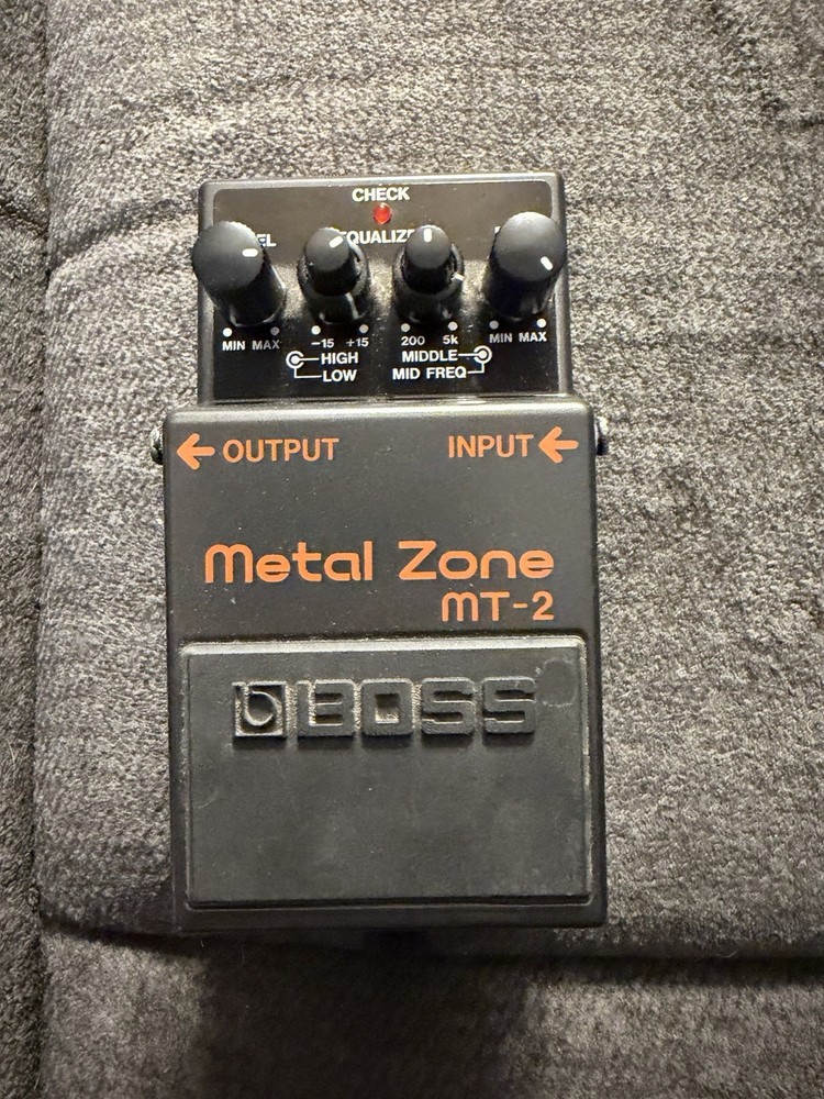 Boss Metal Zone Guitar Distortion (MT-2)