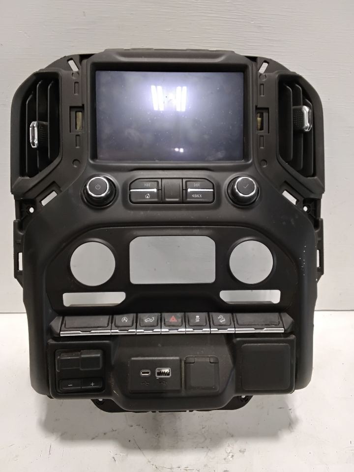 2019-2022 Chevy SILVERADO 1500 8.0" Display Screen and Control Panel