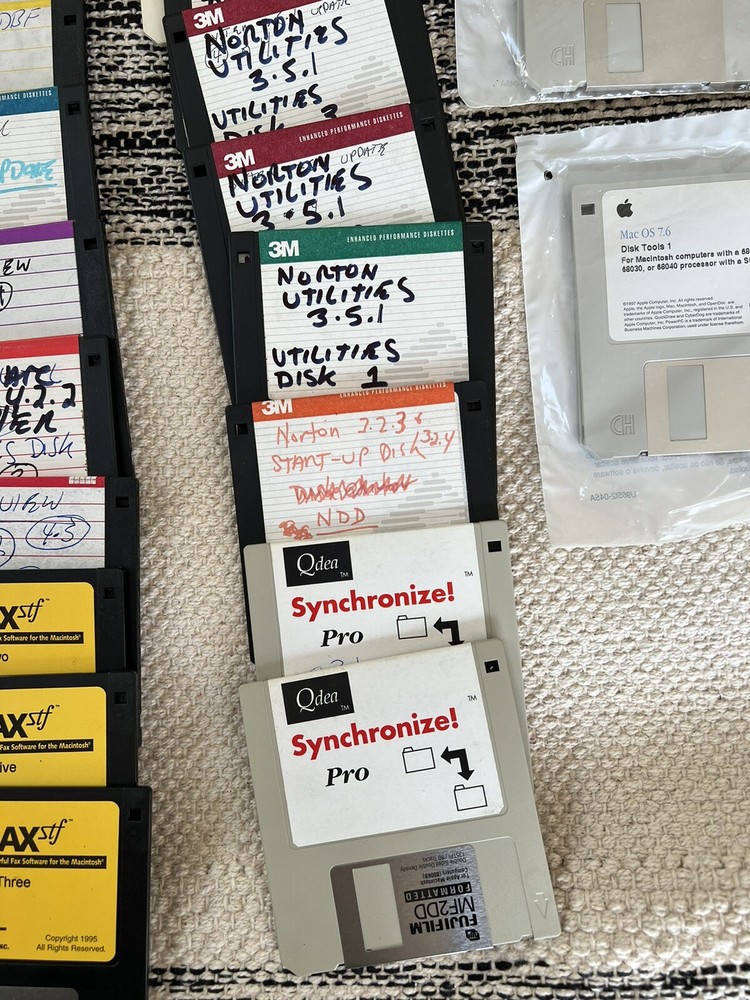 87 Diskettes Floppy Disk Vintage Macintosh Software & Cabinet