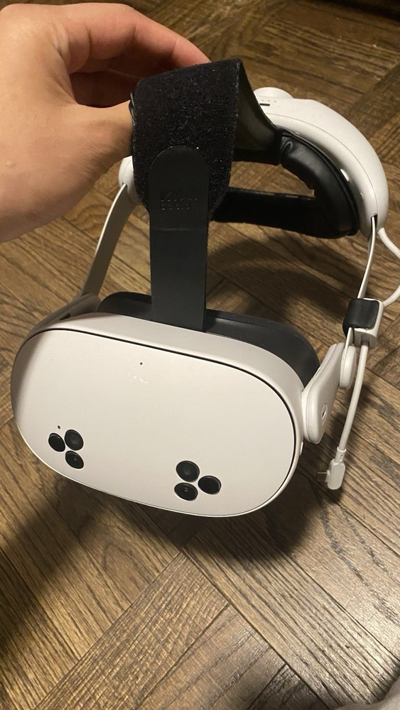 Meta Quest 3S Virtual Reality Headset with Battery Head Strap And Case