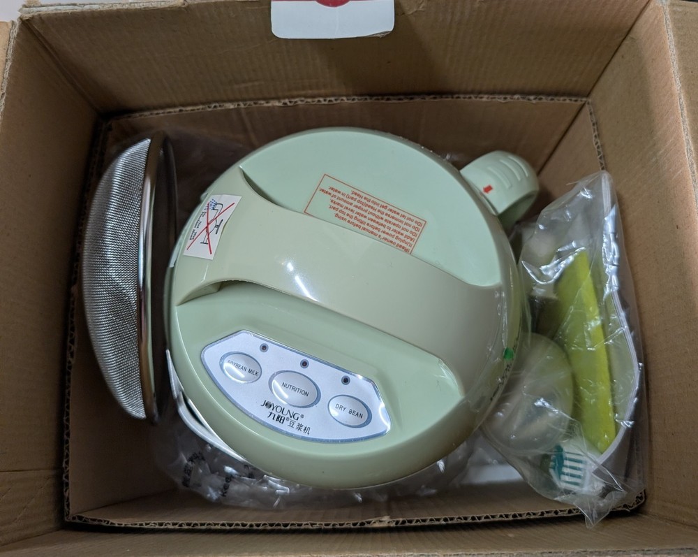 Joyoung CTS1048 Automatic Hot Soy Milk Maker NEW (Open Box)