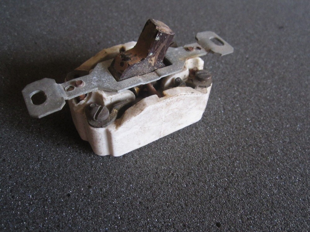 ANTIQUE PAULDING PORCELAIN ELECTRICAL LIGHT SWITCH