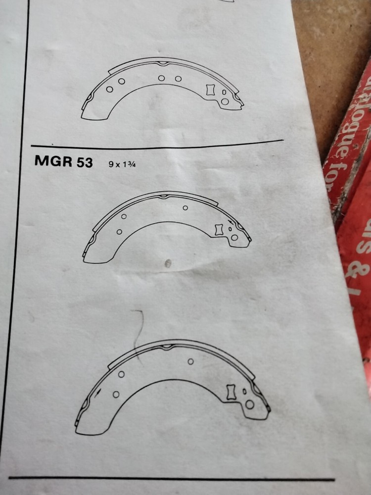 FORD CAPRI REAR BRAKE SHOES MGR53