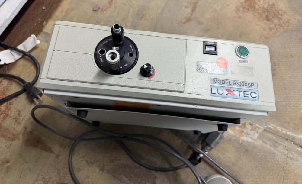 Luxtec 9300XSP Xenon Fiber Optic Illuminator Light Source Surgery