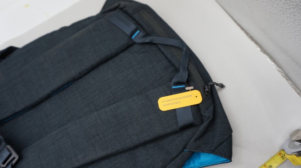 NWT - NATHAN RUNAWAY PACKABLE RUNNER PACK Dark Blue free ship USA