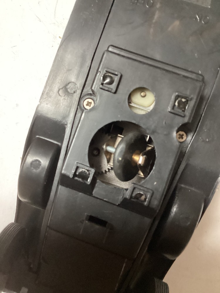 VINTAGE UNBRANDED WIRE CONTROL CAR